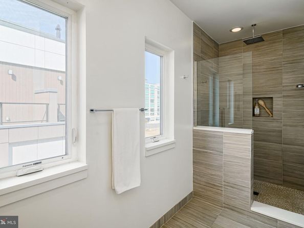 702 N Front Street 2, Philadelphia PA 19123