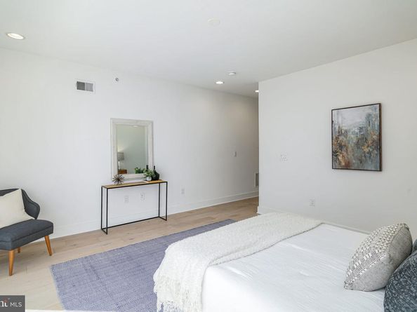 702 N Front Street 2, Philadelphia PA 19123