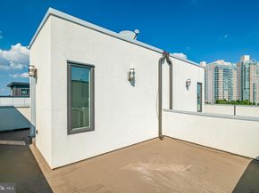 702 N Front Street 2, Philadelphia PA 19123