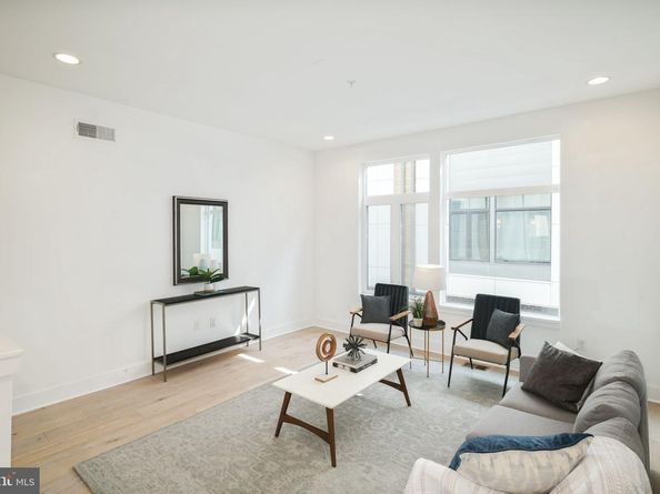 702 N Front Street 2, Philadelphia PA 19123