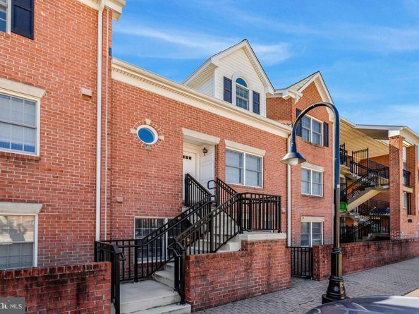 6924 Fairfax Drive 322, Arlington VA 22213