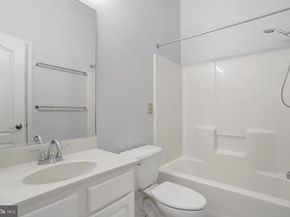 6924 Fairfax Drive 322, Arlington VA 22213