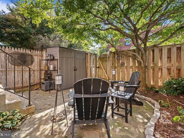 708 Chetworth Place, Alexandria VA 22314
