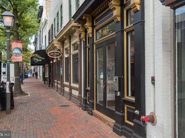 708 Chetworth Place, Alexandria VA 22314