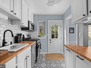 708 Chetworth Place, Alexandria VA 22314