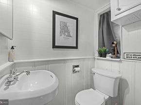 708 Chetworth Place, Alexandria VA 22314