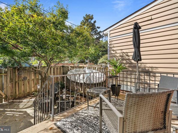708 Chetworth Place, Alexandria VA 22314
