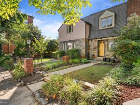 708 Chetworth Place, Alexandria VA 22314