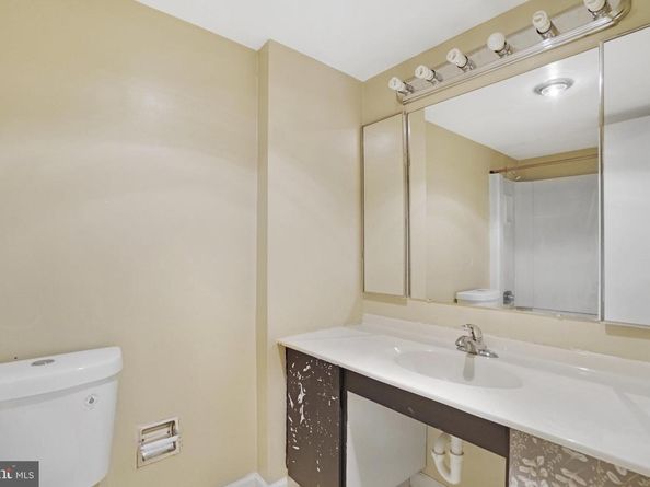 205 Yoakum Parkway 223, Alexandria VA 22304