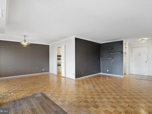 205 Yoakum Parkway 223, Alexandria VA 22304