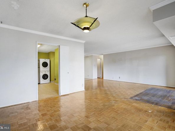 205 Yoakum Parkway 223, Alexandria VA 22304