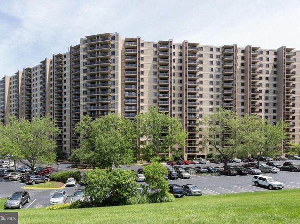 205 Yoakum Parkway 223, Alexandria VA 22304