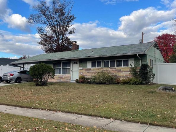 22 Myrtle Lane, Levittown PA 19054
