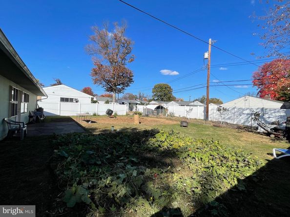 22 Myrtle Lane, Levittown PA 19054