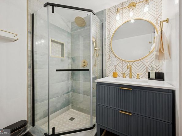 4128 Apple Street, Philadelphia PA 19127