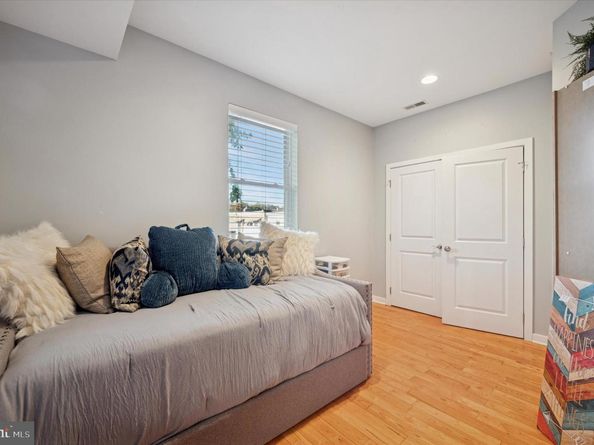 4128 Apple Street, Philadelphia PA 19127