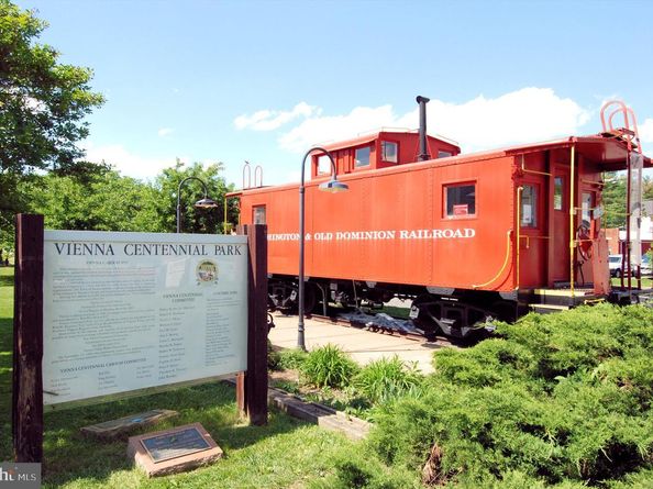 2791 Centerboro Drive 484, Vienna VA 22181