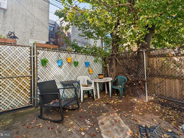 210 Sigel Street, Philadelphia PA 19148