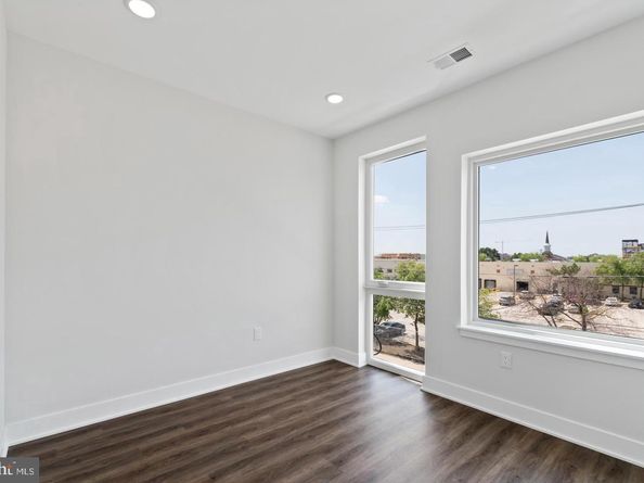 321 W Berks Street, Philadelphia PA 19122