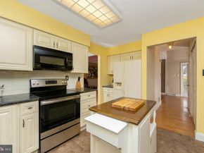 180 Independence Drive, Holland PA 18966