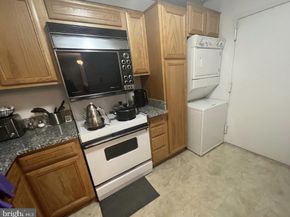 1800 Old Meadow Road 1215, Mclean VA 22102