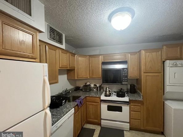 1800 Old Meadow Road 1215, Mclean VA 22102