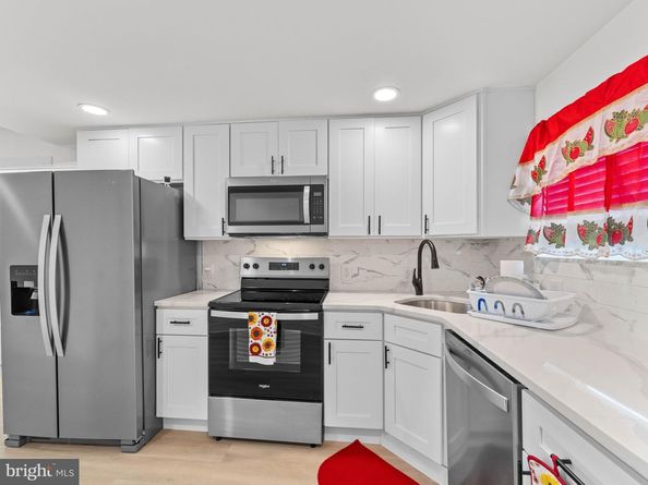 914 Winton Street, Philadelphia PA 19148