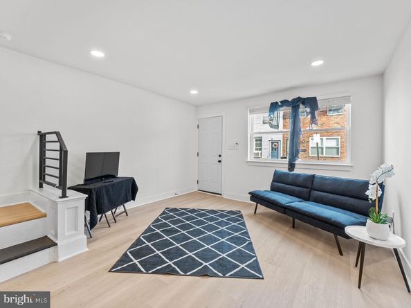 914 Winton Street, Philadelphia PA 19148