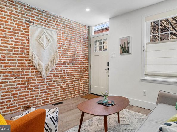 2547 Collins Street, Philadelphia PA 19125