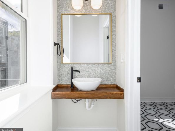 1925 N 32nd Street, Philadelphia PA 19121