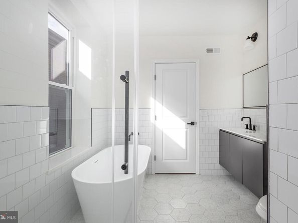 1925 N 32nd Street, Philadelphia PA 19121