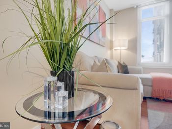 5543 Central Avenue SE