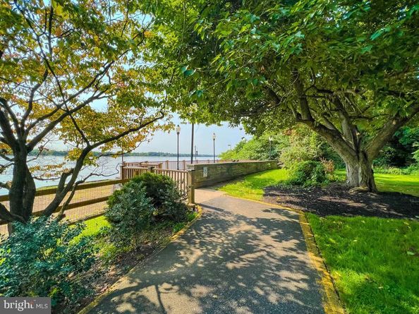 6204 Delaire Landing Road 204, Philadelphia PA 19114