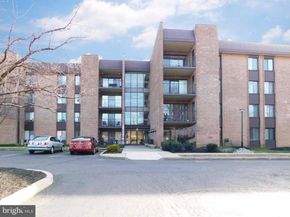 6204 Delaire Landing Road 204, Philadelphia PA 19114