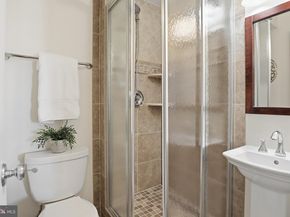 205 Yoakum Parkway 1724, Alexandria VA 22304