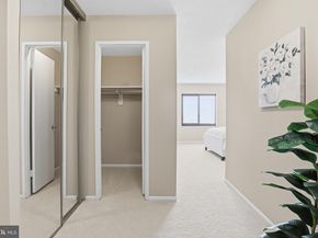 205 Yoakum Parkway 1724, Alexandria VA 22304