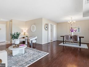 205 Yoakum Parkway 1724, Alexandria VA 22304