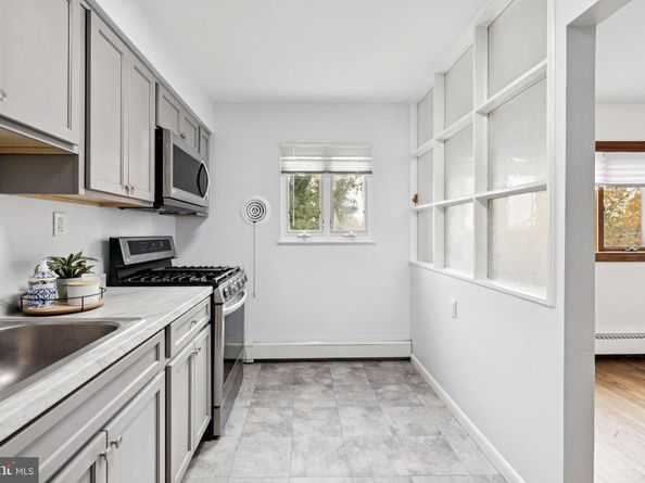 35 Edgewater Place, Edgewater NJ 07020