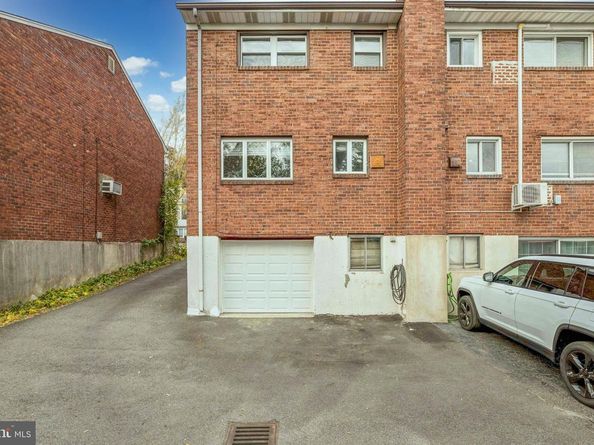 35 Edgewater Place, Edgewater NJ 07020