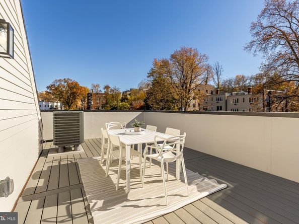 2647 41st Street NW 4, Washington DC 20007