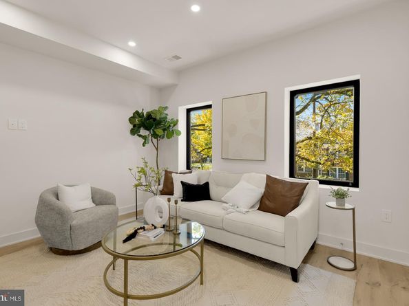 2647 41st Street NW 4, Washington DC 20007