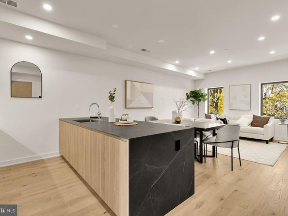 2647 41st Street NW 4, Washington DC 20007