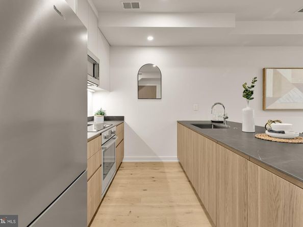 2647 41st Street NW 4, Washington DC 20007