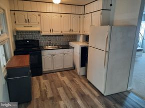 35 Viking Lane, Levittown PA 19054