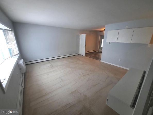 35 Viking Lane, Levittown PA 19054