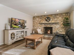 2457 Greensward S S, Warrington PA 18976