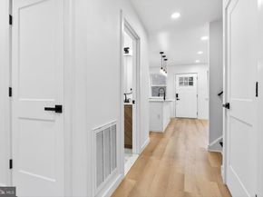 1230 W Susquehanna Avenue, Philadelphia PA 19122