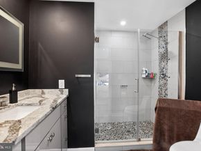 343 N Front Street B, Philadelphia PA 19106