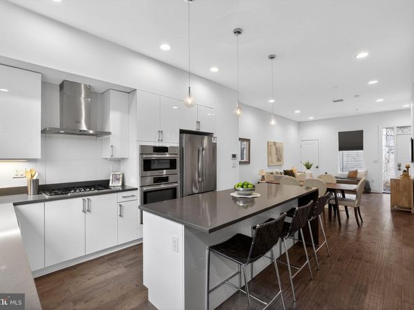 421 Wallace Street, Philadelphia PA 19123