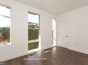 421 Wallace Street, Philadelphia PA 19123